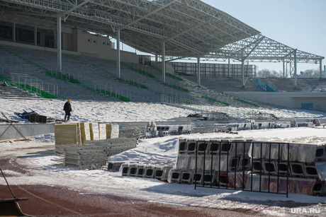 Строители разбирают Центральный стадион. Екатеринбург