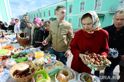 Освящение пищи и предметов перед Пасхой. Пермь, церковь, кулич, пасха, пасхальные яйца