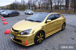 Машина из золота. Челябинск., роскошь, авто, золотая машина