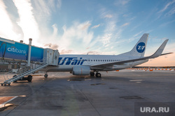 Споттинг в Кольцово. Екатеринбург, аэропорт, посадка пассажиров, Боинг 737-500, utair, boing 737, телетрап, ютейр, ютэйр