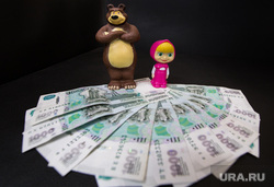 Маша и Медведь с деньгами, маша и медведь, деньги, тысячи