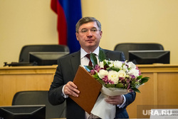 Облдума - внеочередное заседание. Июнь 2014. Тюмень, якушев владимир, букет