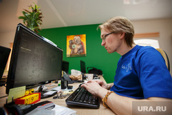 Лица URA.Ru, рабочее место, жабриков владимир, компьютер