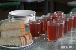 Питание в школах  Курган, столовая, хлеб, компот, еда, школьное питание