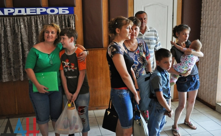 Доктор Лиза забирает детей из Донбасса, дети донбасса