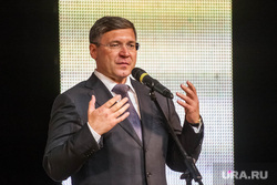 Якушев поздравляет Уватнефтегаз. Тюмень, якушев владимир, портрет