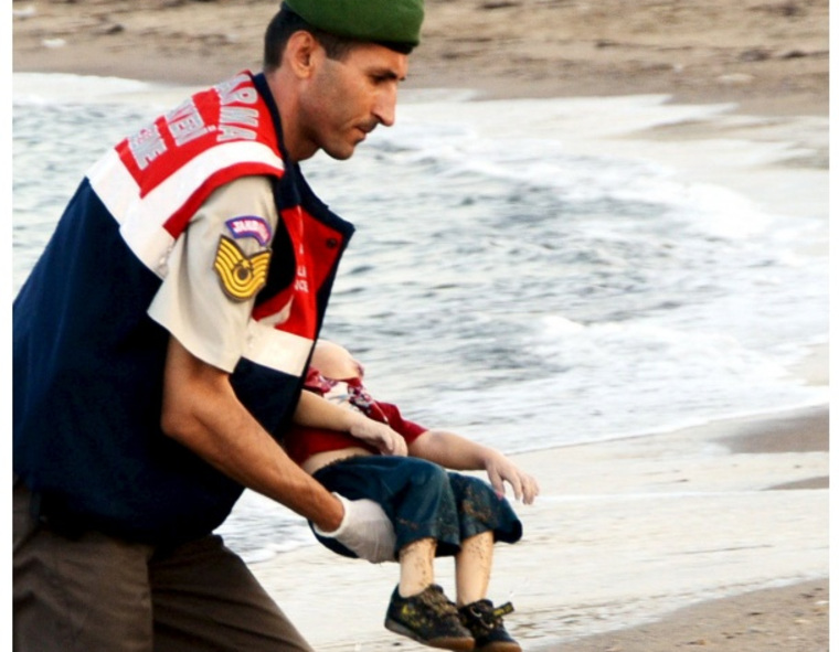 Утонувший сирийский мальчик-беженец, утонувший сирийский мальчик-беженец
