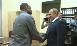Владимир Путин подписал указ о предоставлении Рою Джонсу российского гражданства