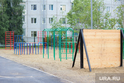 Бадина в школе №21. Нижневартовск, спортивная площадка