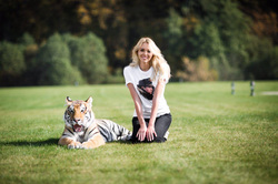 Ксения Сухинова просит Владимира Путина спасти амурского тигренка