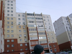 Жильцы дома по ул.Гольцова, 26 возмущены разрушающимся фасадом и холодом в квартирах