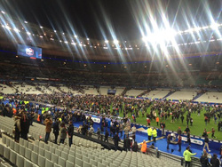 Очевидец рассказал о поведении болельщиков на стадионе "Стад де Франс"