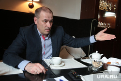 Предприниматель Константин Окунев во время интервью. Пермь , окунев константин
