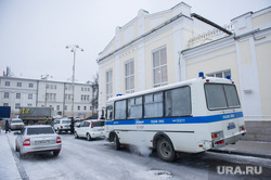 Полиция у Гимназии №9. Екатеринбург, гимназия 9
