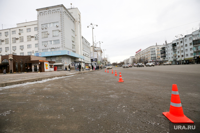 Екатеринбург перед приездом первых лиц, ограждение, парковочный конус