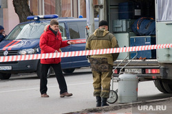 Взрывное устройство Курган остановка у Куйбышева 75 22.11.2013г, следственный комитет, контейнер  с гранатой, взрывотехник