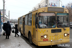 Пассажирский транспорт
Курган, троллейбус, автобусная остановка