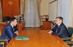 Владимир Якушев встретился с главой подшефного района в Крыму