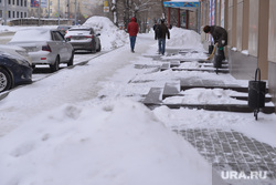 Выезд по уборке снега. Челябинск., тротуар, снег