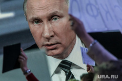 Пресс-конференция Путина В.В. Москва., путин на экране