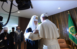 Папа римский и патриарх РПЦ встретились впервые в истории