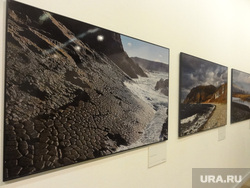 На выставке представлены фотографии красивейших, но труднодоступных уголков России: Курил, Камчатки, Крайнего Севера.