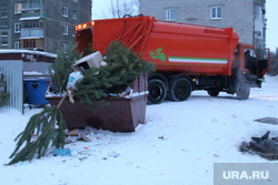 ЖКХ Курган, помойка, елки выбросили, мусоровоз, мусорка