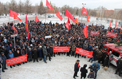 Один только митинг коммунистов против нового земельного налога собрал около 2 тыс. владельцев гаражей
