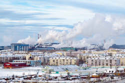 Рабочая поездка в Краснотурьинск., краснотурьинск, пятиэтажка, трубы дымят, дым из труб