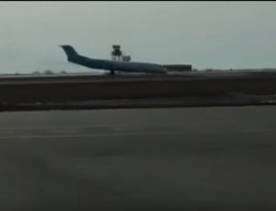 Появилось видео аварийной посадки самолета в Астане