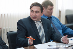 Свердловский министр расправился с первым кандидатом в главы фонда капремонта. Его сокращают