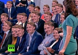 Конькобежец тут же стал героем мемов