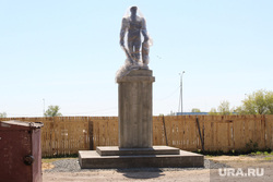 Памятник погибшим милиционерам 
Курган
