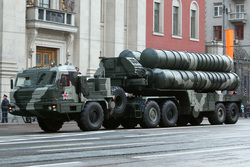 Зенитно-ракетный комплекс С-400 "Триумф" будет представлен на параде Победы на Красной площади