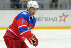 Владимир Путин принял участие в матче Ночной хоккейной лиги