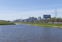 Мост проходит через Дудергофский канал
