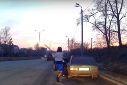 Секунду спустя раздастся характерный звук удара