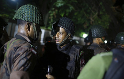 Полицейские погибли при освобождении заложников от террористов в Бангладеше