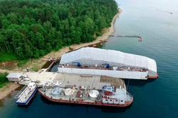 Яхту "Селенга" олигарха Олега Дерипаски готовят к спуску на Байкале