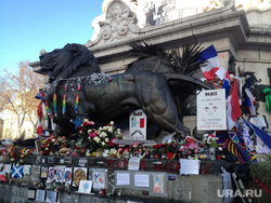 Париж, памятник у Шарли Эбдо и жертвам терактов, париж, шарли эбдо, теракт, франция
