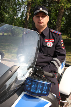 Лейтенант Роман Трикачев — один из инспекторов, благодаря которым годовалая девочка вовремя получила необходимую медицинскую помощь