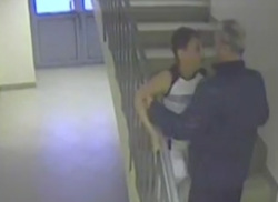 Владимир Крепких устроил драку с ребенком на лестнице СК "Нефтяник" в Нижневартовске