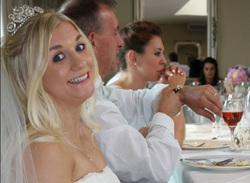 Британка хочет продать свадебное платье, которое не принесло ей счастья