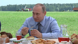 Владимир Путин любит йогурты