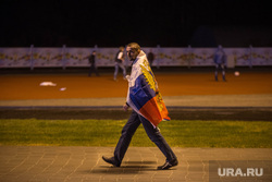 Фанзона ЧМ по футболу 2014: первая игра Бразилия-Хорватия. Екатеринбург, футбольные болельщики, флаг россии