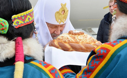 Патриарх Кирилл посетил поселок Сабетта и завод "Ямал СПГ"