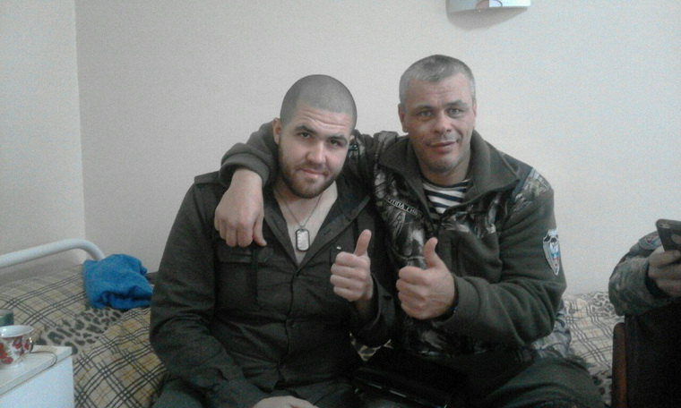 Чтобы отправиться добровольцем в Донбасс, Негребецких (справа) расстался с депутатским мандатом.