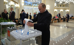 Владимир Путин голосовал по месту прописки
