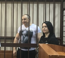 Константин Борисов с супругой Еленой в зале суда. Июнь, 2016 год
