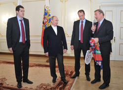 Евгений Малкин (крайний слева) на приеме у президента России в 2012 году